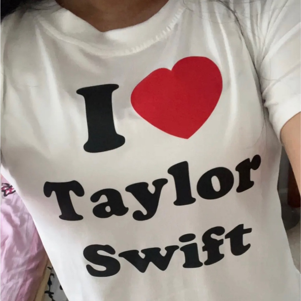 I ❤️ Taylor Swift Tee